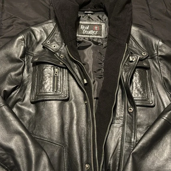Leather jacket - Picture 2 of 5